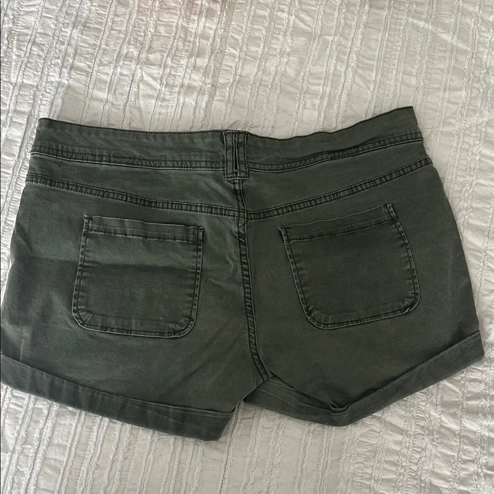 Aeropostale Olive Green Women's Shorts - Picture 2 of 4